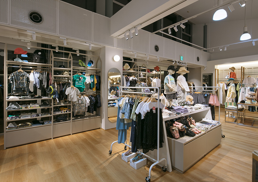 SHIPS OUTLET軽井沢店